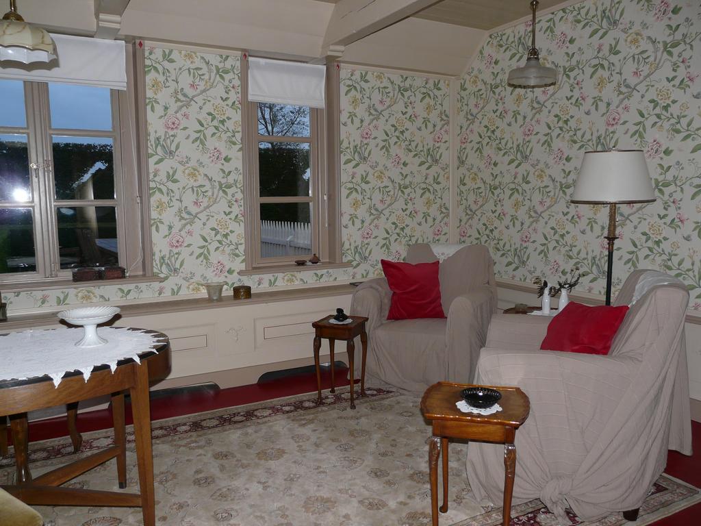 Bed and Breakfast Landgoedlogies Pábema Zuidhorn Exterior foto